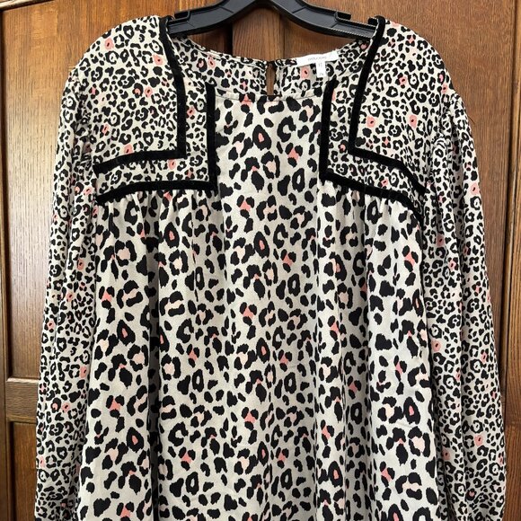 NWT Women's 2X Animal Print Blouse. - Picture 1 of 3